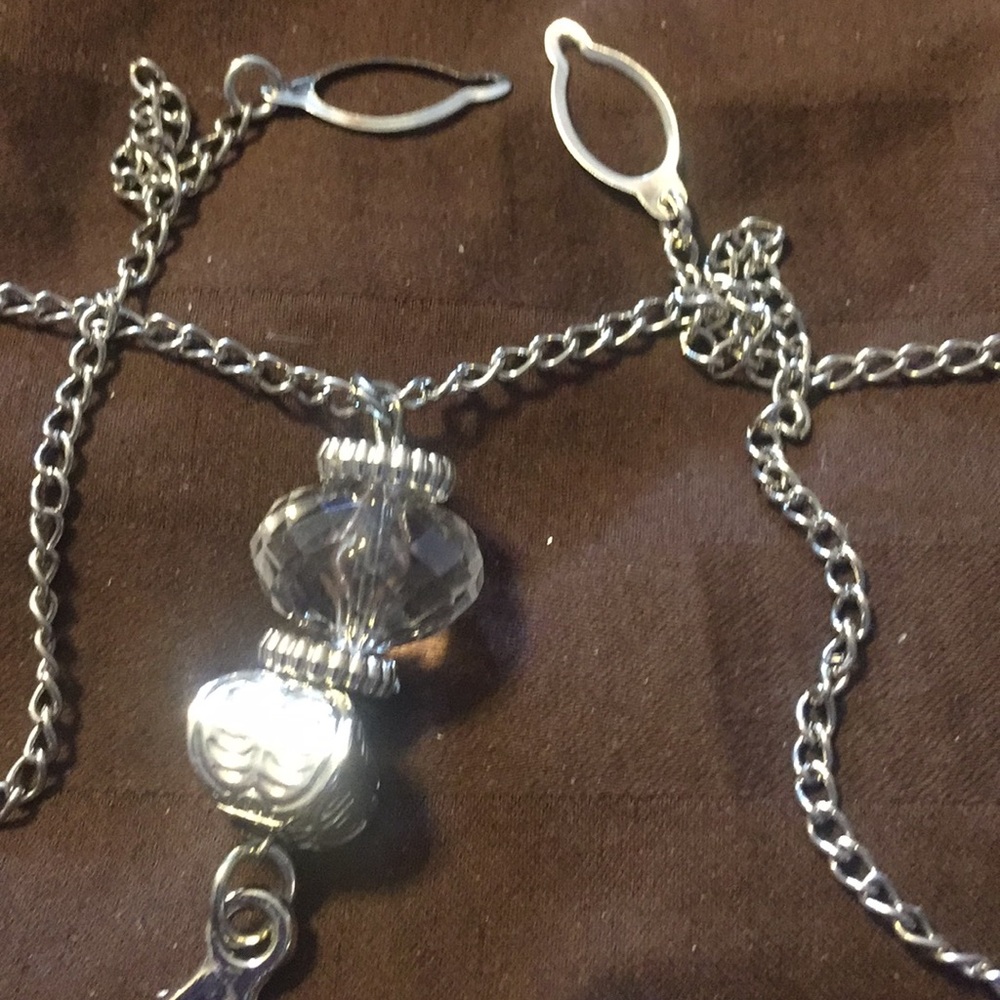 Silver swirl necklace and  earrings - Picture 4 of 6